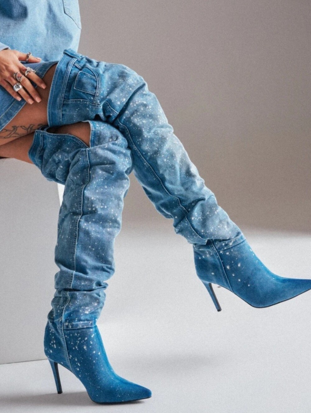 🌟 SOLD OUT Azalea Wang Jeanni Splatter Painted Denim Boots 🌟